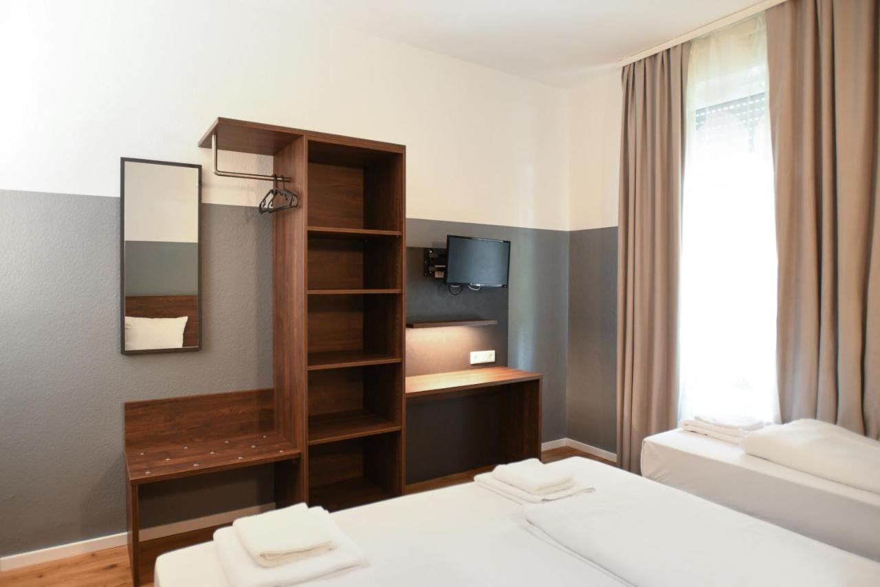 Hotel Apadana Frankfurt Fráncfort del Meno Exterior foto