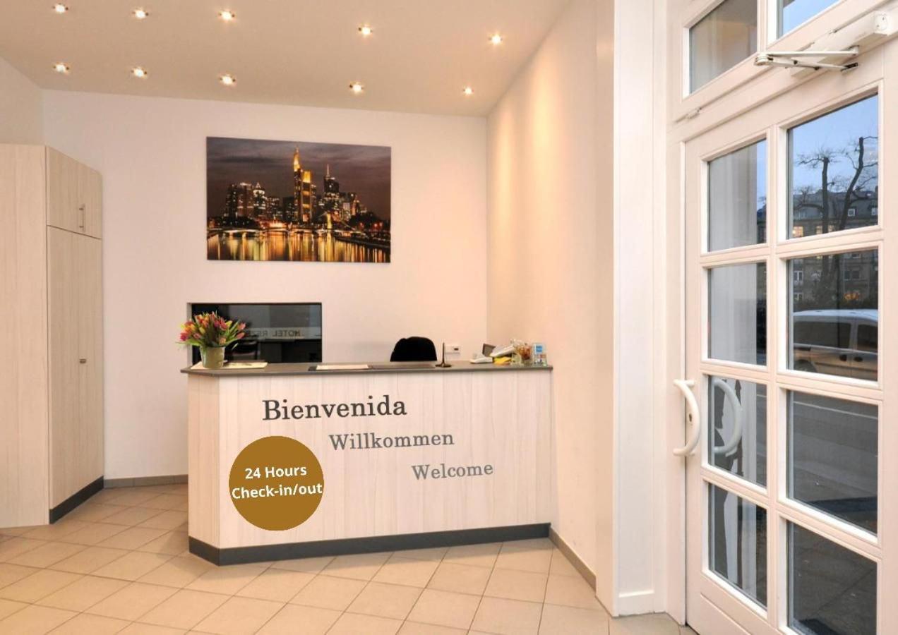 Hotel Apadana Frankfurt Fráncfort del Meno Exterior foto