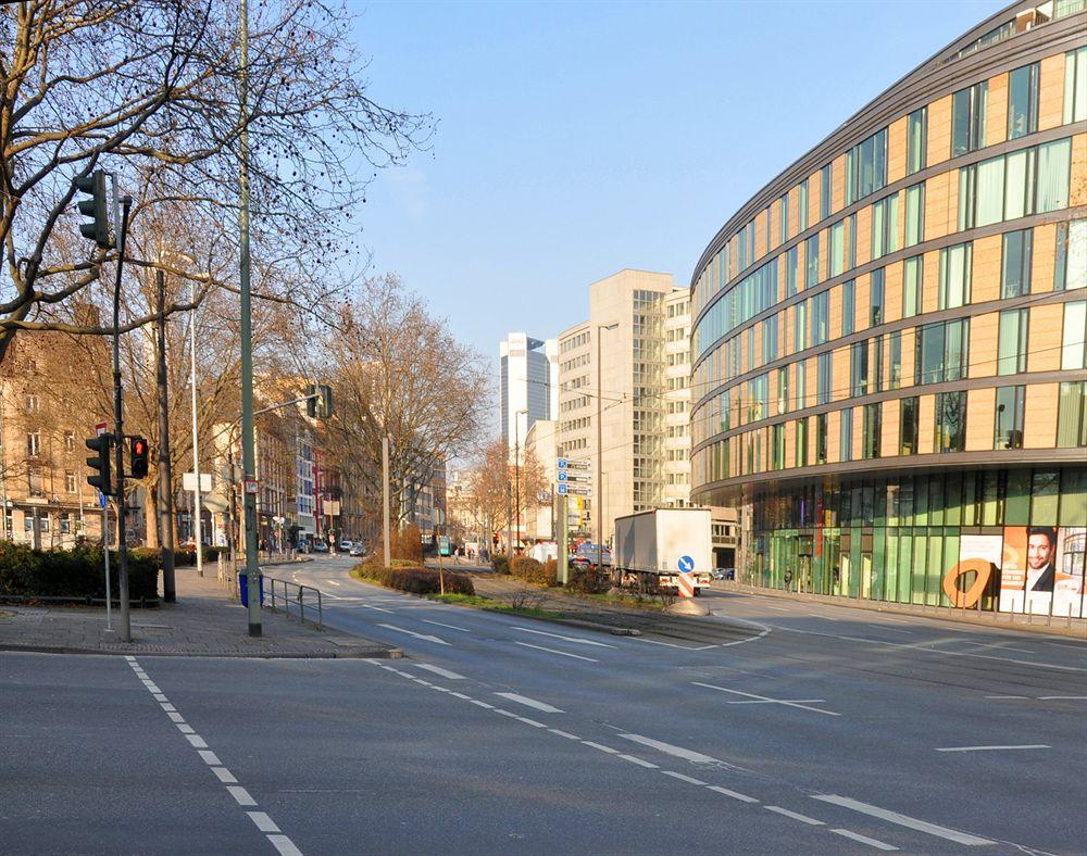 Hotel Apadana Frankfurt Fráncfort del Meno Exterior foto